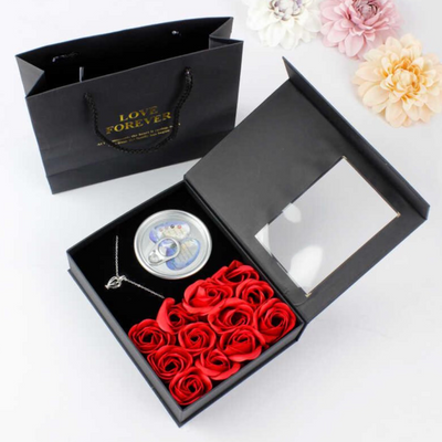 QUTUDA GÜL VƏ İNCİ BOYUNBAĞI DƏSTİ