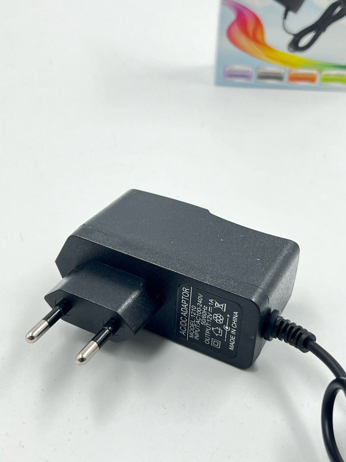 12 V 1 a adapter