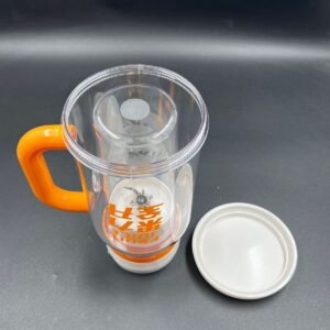 Kokteyl blenderi yanı buzlu